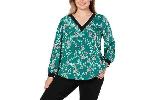  Plus Size Floral-Print V-Neck Top (Green, 1X)
