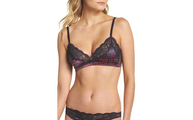  Women's Black Enamored Wireless Triangle Bras