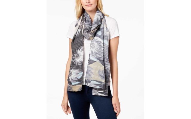  Circling Lotus Pleated Scarf (Black)