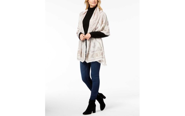  Women’s Clipped Geo Jacquard Wraps