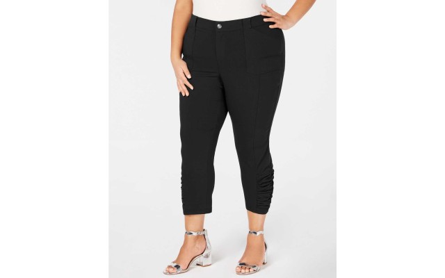  Women’s Plus Size Ruched-Hem Cropped Pants (Black, 26W)