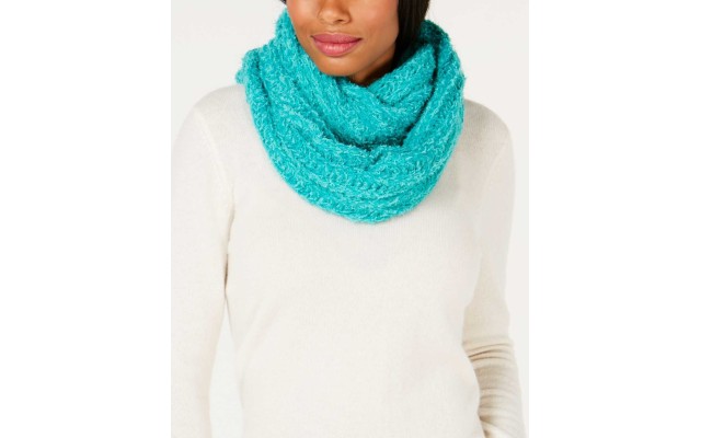  Women’s Textured Infinity Scarves