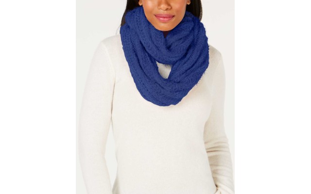  Women’s Textured Infinity Scarves
