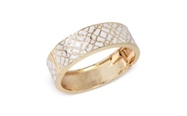 Macy’s Gold-Tone Link Pattern Hinged Bangle Bracelet H50521-B01
