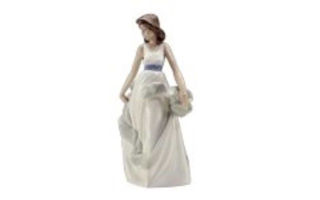  by Lladro Collectible Porcelain Figurine