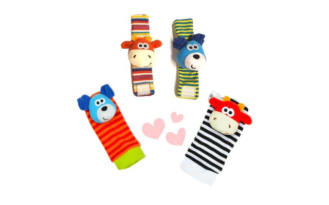 Wrist Rattles and Animal Socks for Cognitive Development of Babies, Developmental Toys Gifts for Baby from Newborns to 3 Months, 6 Months, 8 Months, 1 Year and 2 Years Old Toddlers