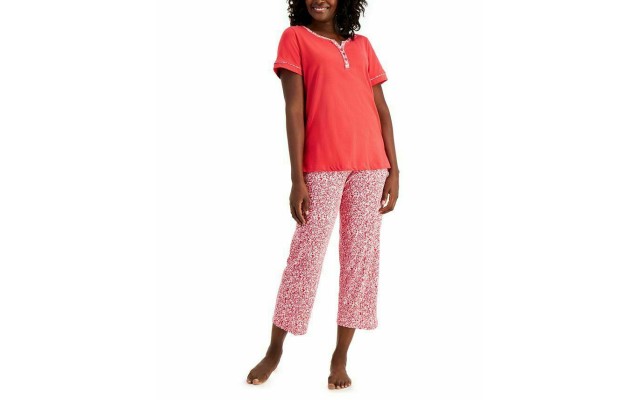  Women’s Cotton Capri Pajama Set (Red, Medium)