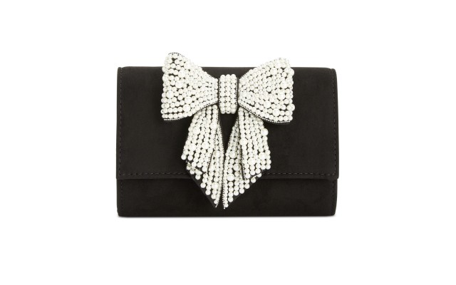  Maraa Pearl Bow Clutch