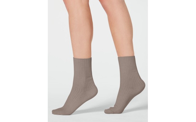  Smooth Lines Ribbed Crew Socks Moonbeam