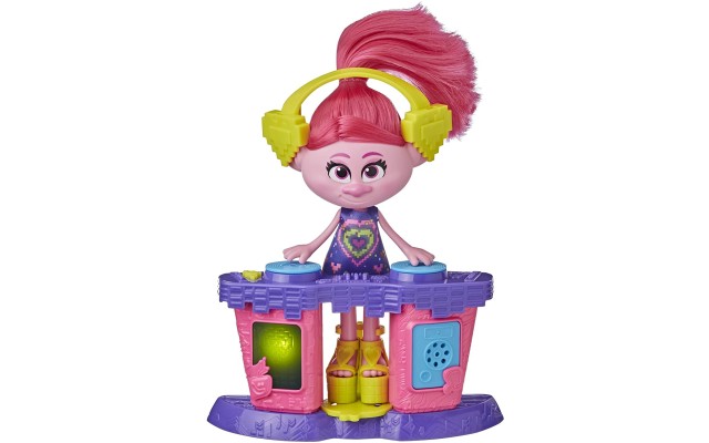  DreamWorks World Tour Party DJ Poppy Fashion Doll with Musical DJ Station