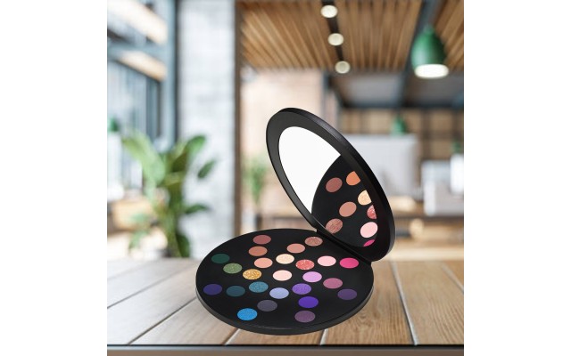 MAC Hypnotizing Holiday Size Of The Prize Eye Shadow x 25 Makeup Palette