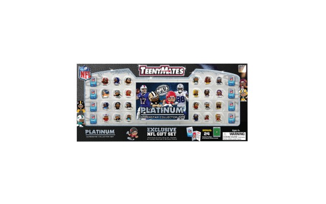NFL  Superstar Collector Gift Set 24 Figures