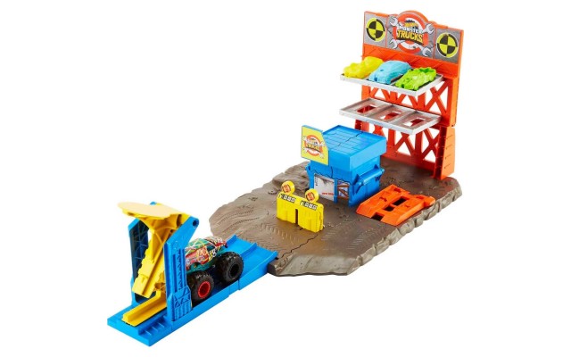  Monster Trucks Blast Station Playset HW Demo Derby, Multicolor