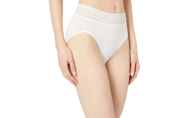 Wacoal Women's Subtle Beauty High-Cut Brief (White), White, Medium