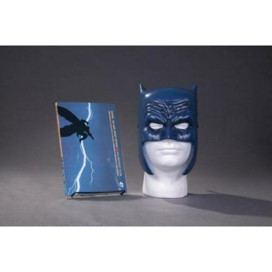 BATMAN The Dark Knight Returns Book and Mask Set, Frank Miller DC Comics (New)