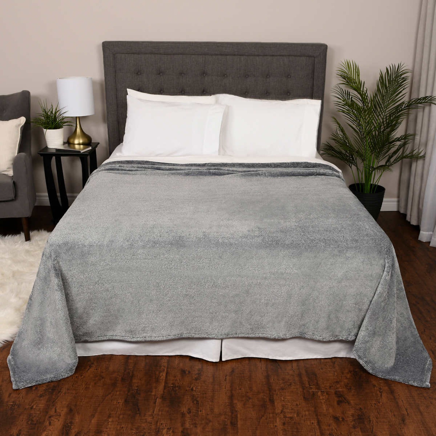 Kirkland Signature Plush Blanket, Gray, King