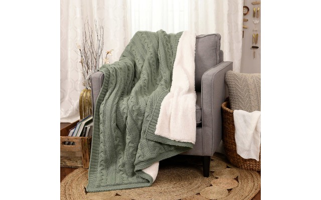  Cable Knit Throw, Green