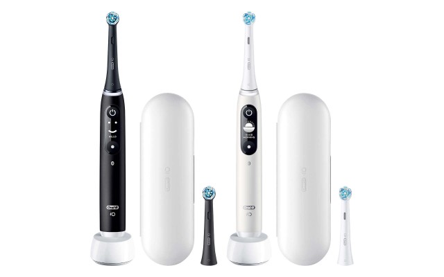 Oral-B IO Ultimate Clean Rechargeable Toothbrush 2-pack With Travel Cases