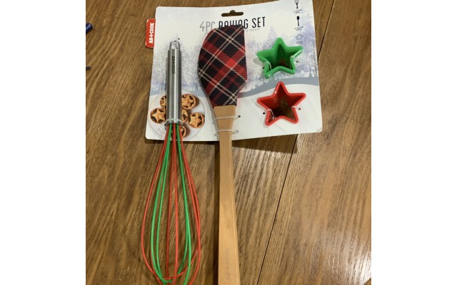 4 Pc Holiday Baking Set – Multi-Colored Whisk & Plaid Spatula