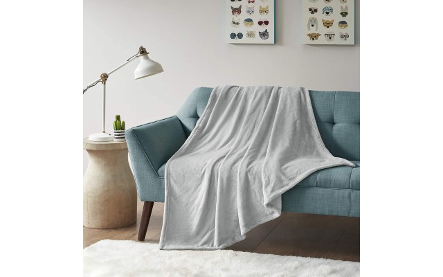  Oversized 60″ x 70″ MicroLight Plush Throw