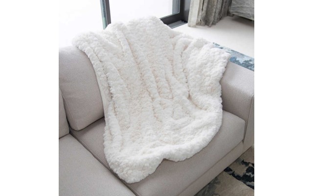  Faux Fur Throw