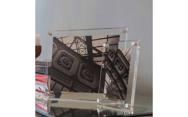 Clear Floating Acrylic Tabletop Picture Frames, 2-pack