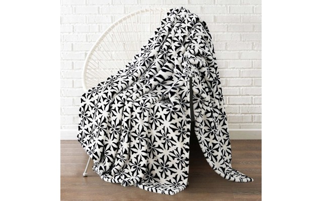 Monte & Jardin Ultra Plush Throw, Black