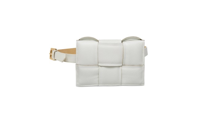  Women’s Oversized Woven Belt Bag, White