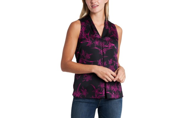  Women’s Inverted-Pleat Top