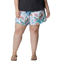 Columbia Women’s Plus Size Bogata Bay Printed Stretch Shorts, White Magnolia Print, 1X