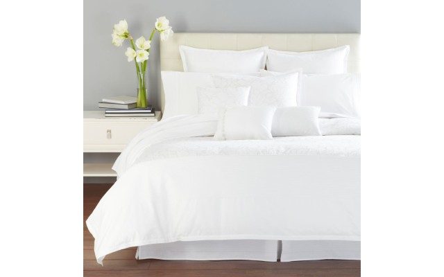  Como Coverlet, White, Queen