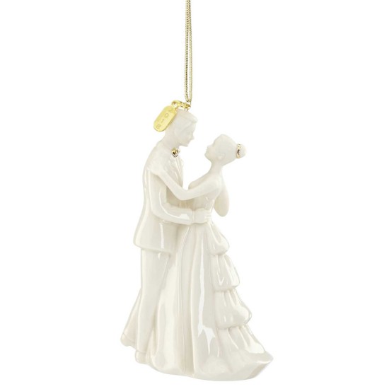  2018 Bride Groom Ornament (Ivory)