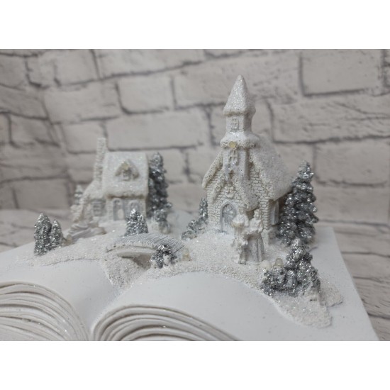 Transpac Light up Musical Snow-Storybook Christmas Scene Decoration, White