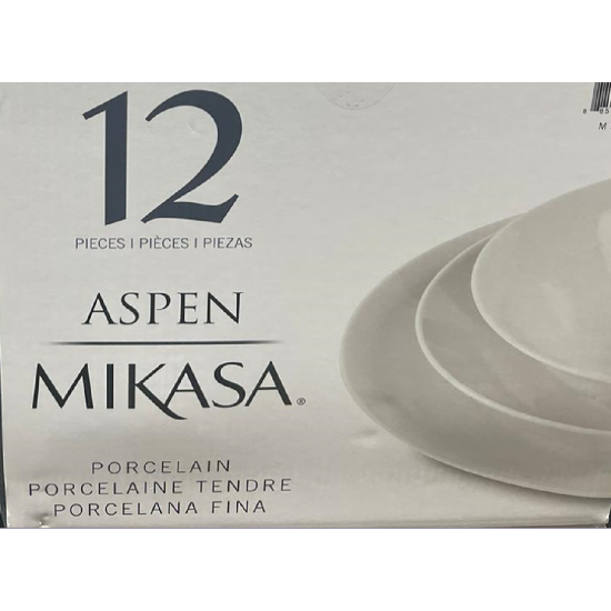  Aspen Porcelaine Dinnerware 12 piece.