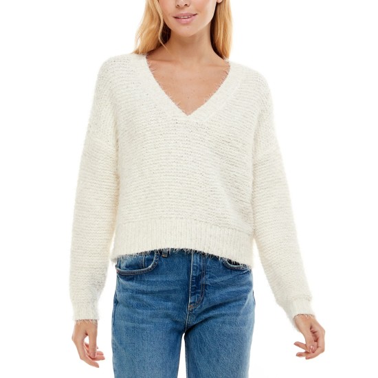  Juniors’ Textured V-Neck Sweater (White, S)