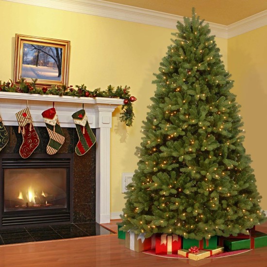  6′ Feel Real Newberry Spruce Hinged Tree with 600 Clear Lights, Green