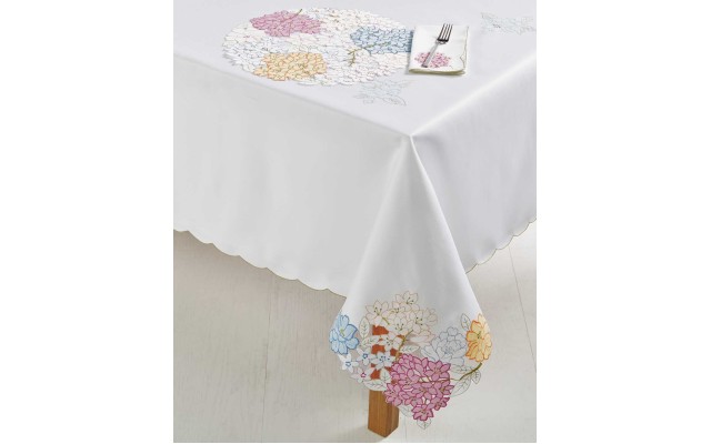  Romi Cutout 70″ Round Tablecloth