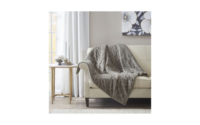  Ultra Plush Down Alternative Throw