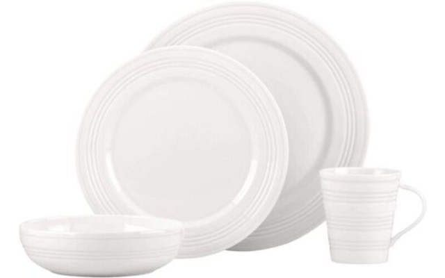  Tin Can Alley Four-Piece Set (White) Dinnerware Set