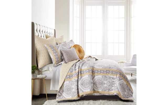 Ives Quilt Set  Full/Queen Quilt Two Standard Pillow Shams, Grey/Yellow