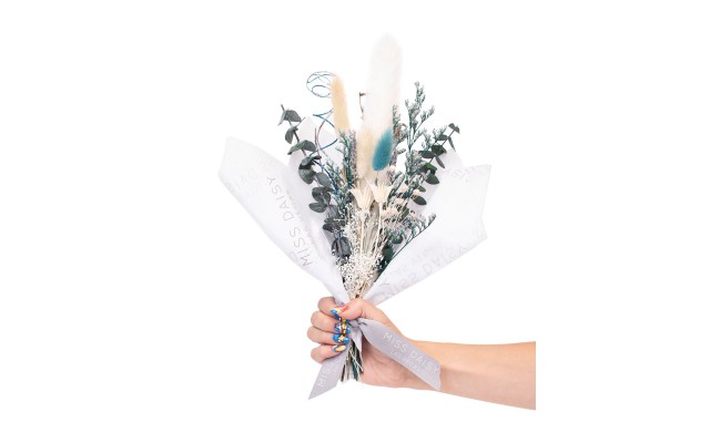 Miss Daisy Small Dried Floral Bouquet,White, 12″ x 6″