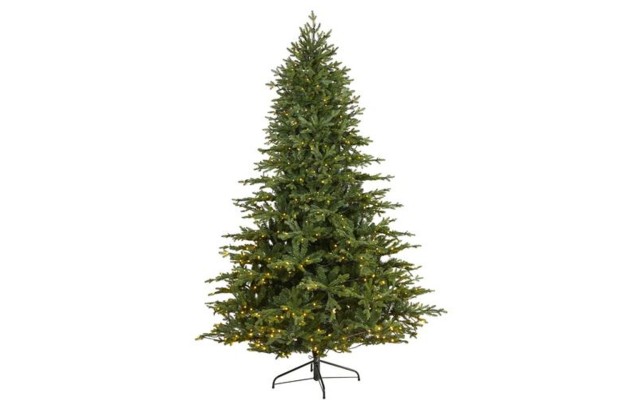  Wyoming Spruce 7.5′ Artificial Christmas Tree with 650 Clear Led Light