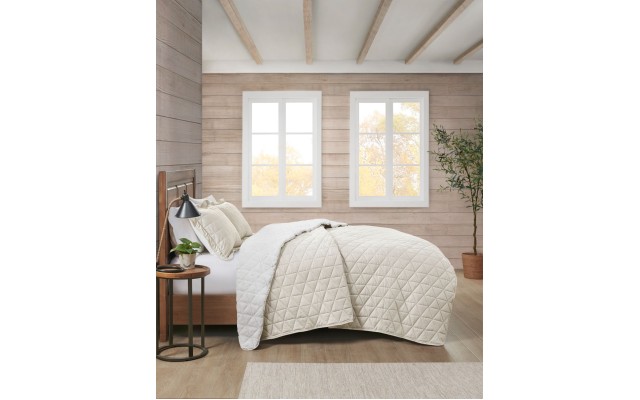  Signature Reversible Printed Herringbone to Faux Fur Quilt Set, Ivory, King