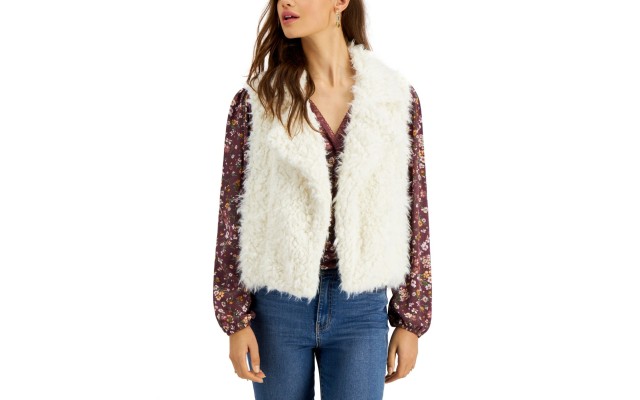  Juniors Woobie Faux-Fur Vests, White, Large