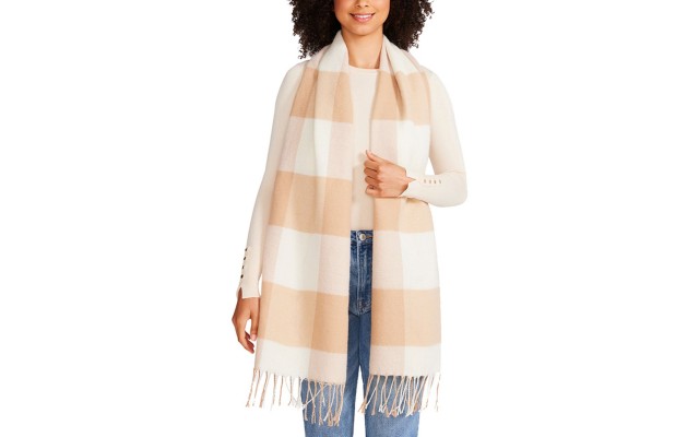  Buffalo Check Blanket Scarf with Fringe Detail