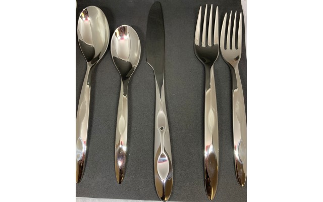   5-piece Flatware Place Setting, Silver