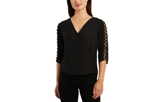  Juniors’ Surplice V-Neck Latticed 3/4-Sleeve Top, Black, Medium