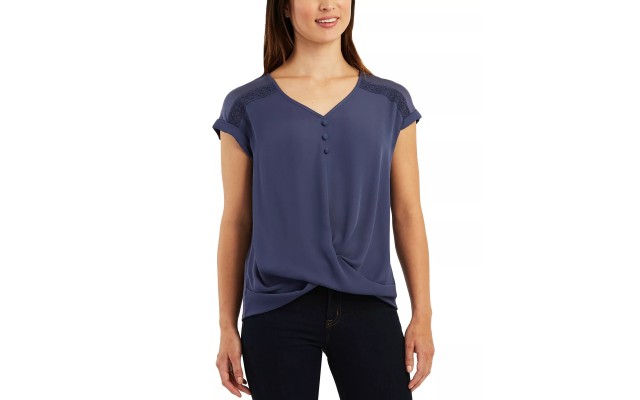  Juniors’ Twist Front Lace Panel Short Sleeve Top, Denim, Small