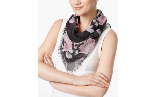  Rose-Print Triangle Scarf (Black, One Size)