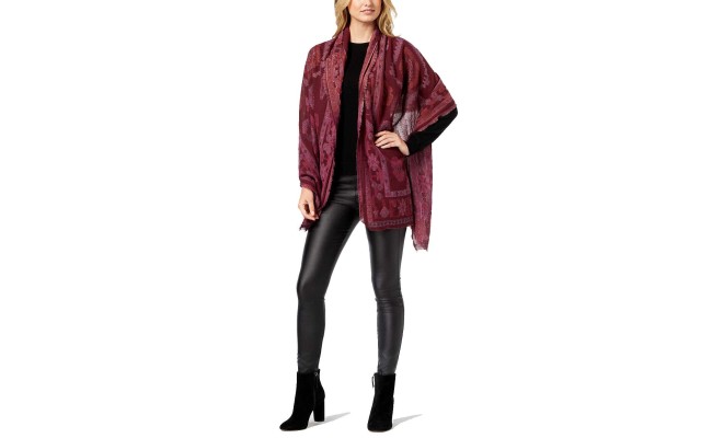  Women’s Clipped Geo Jacquard Wraps, Dark Red